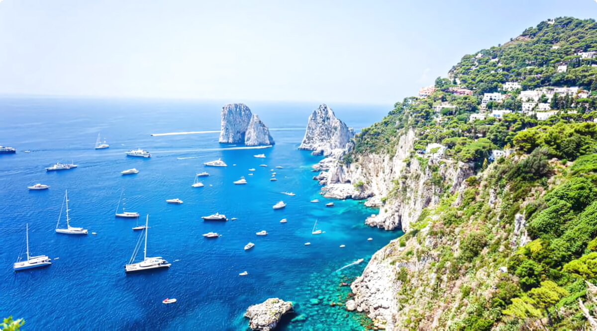 I nostri servizi di noleggio auto offrono una vasta selezione di veicoli a Capri.
